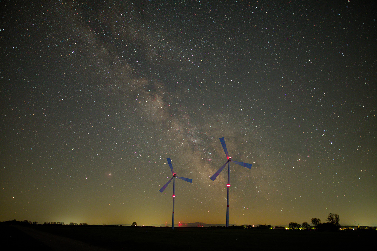 Mögliche Windräder im Süden der Volkssternwarte - Montage